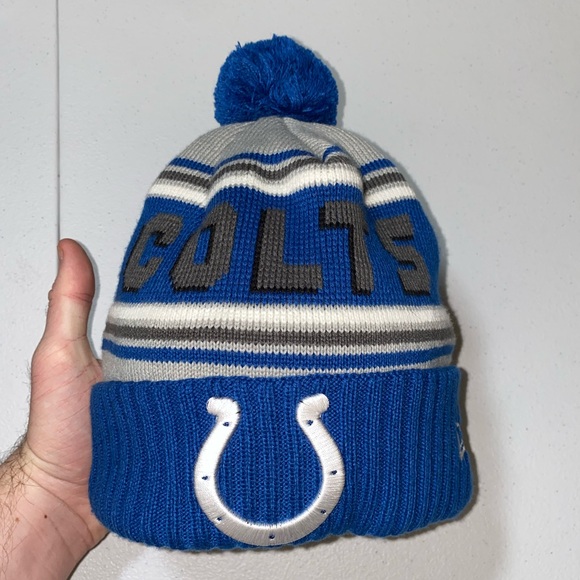 NFL New Era Indianapolis Colts Authentic Pom Beanie - Picture 3 of 11